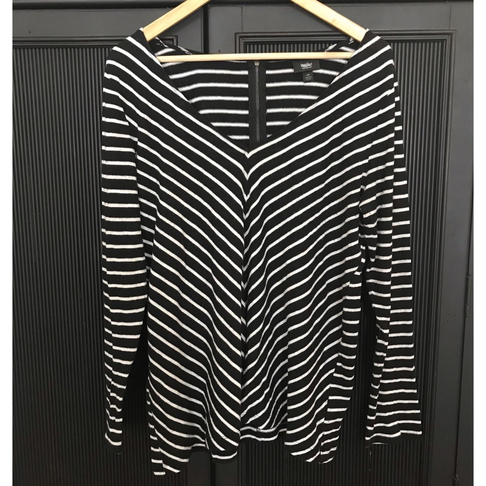 Mossimo V-neck Sweater
